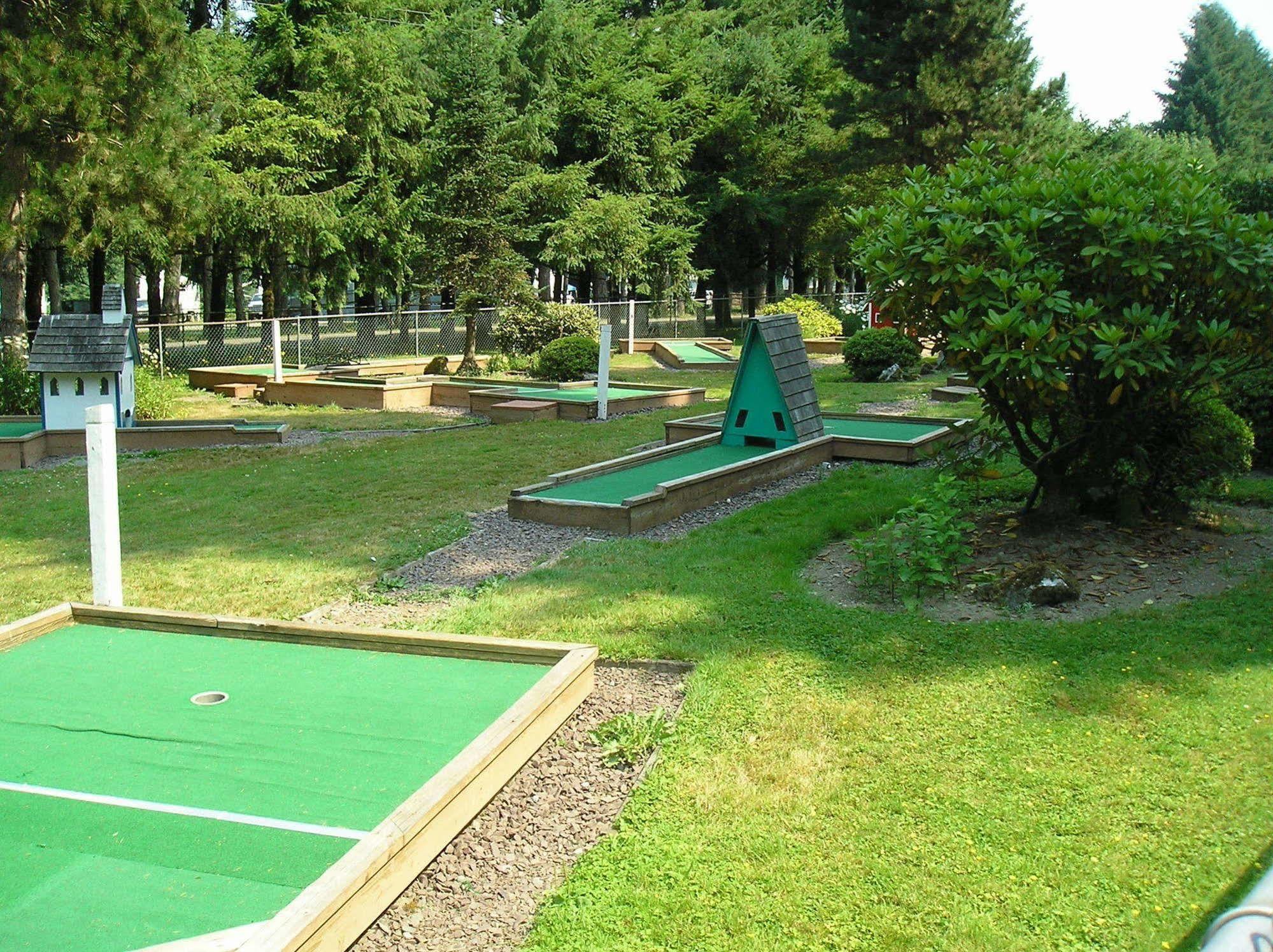 Thunderbird Rv & Camping Resort مونرو المظهر الخارجي الصورة